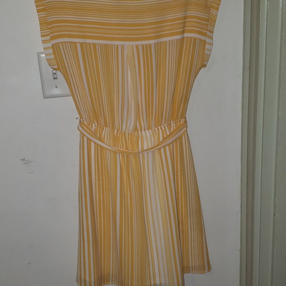 Dress - Picture 3 of 3